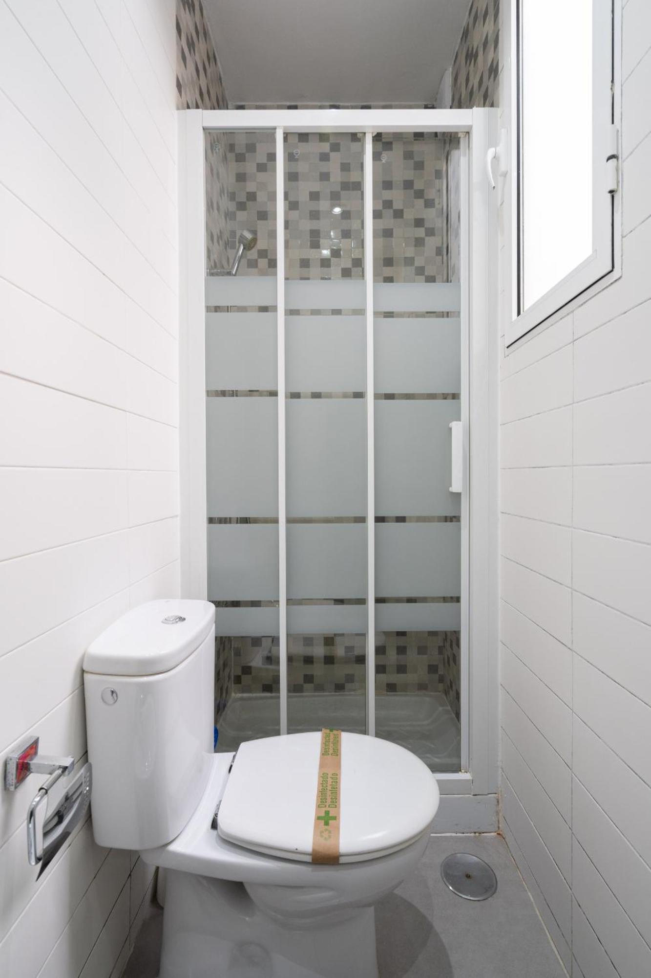 Apartamento En Chueca Para 4 Personas Alquiler Temporal Madrid Exterior foto
