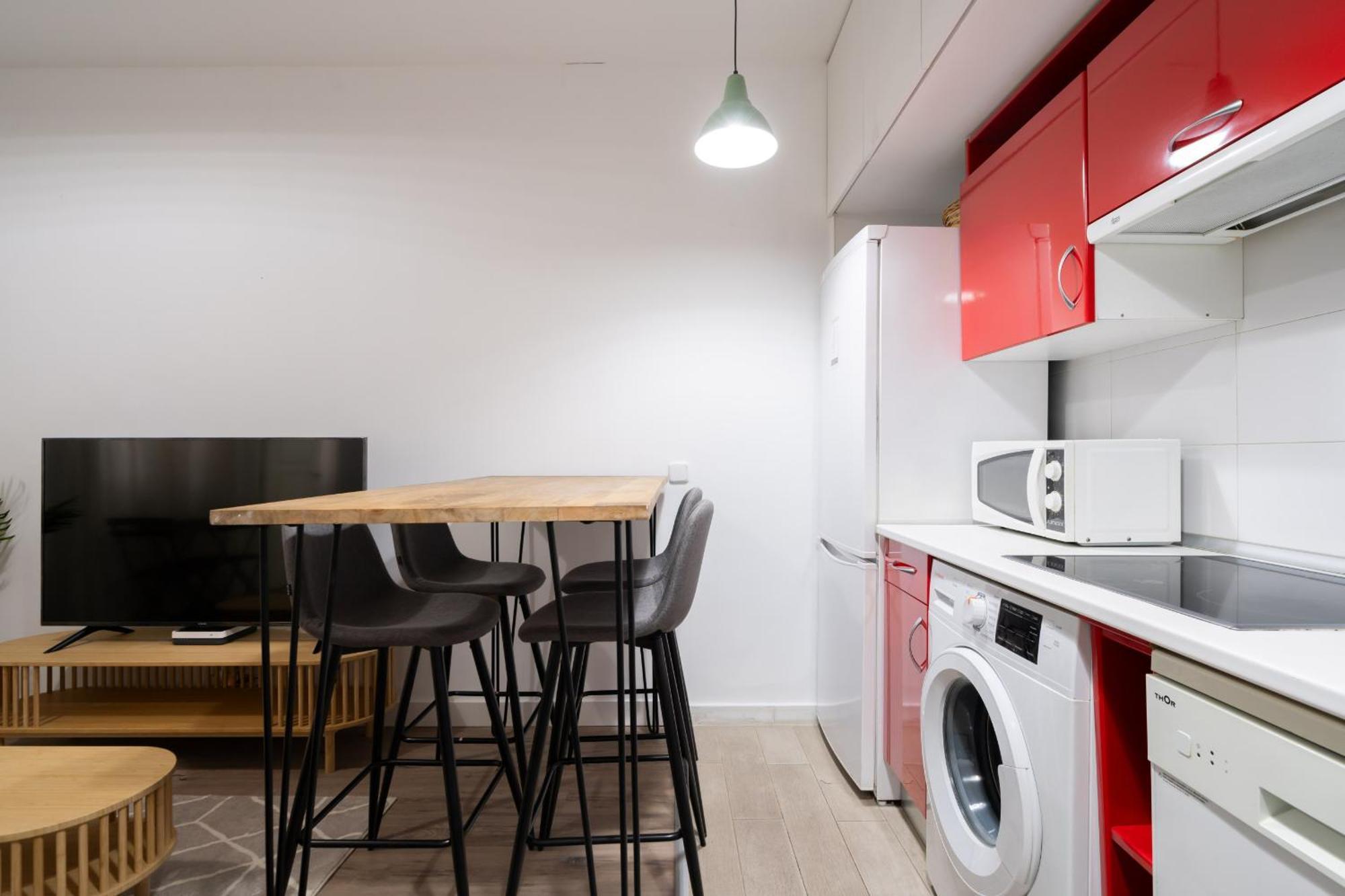Apartamento En Chueca Para 4 Personas Alquiler Temporal Madrid Exterior foto
